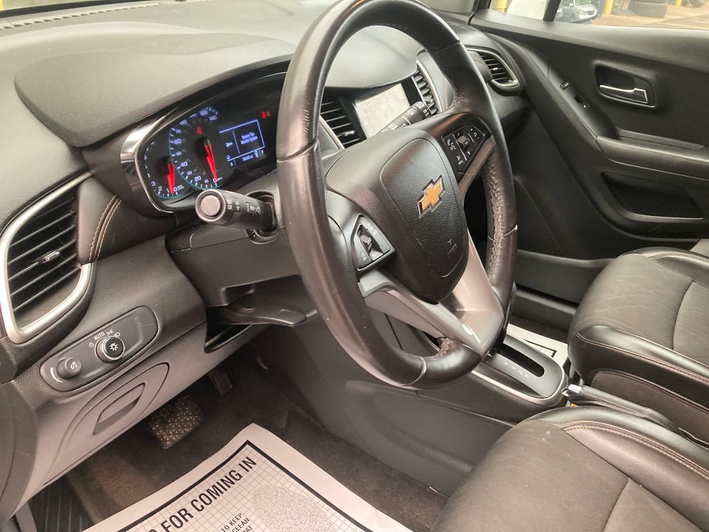 Used 2019 Chevrolet Trax LT w/ LT Convenience Package AWD/4WD image 15