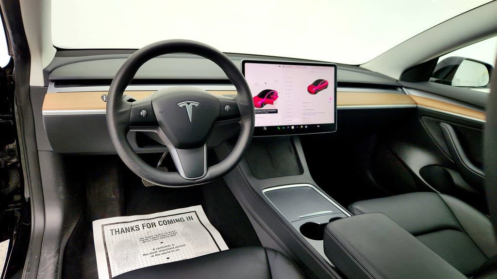 Used 2023 Tesla Model 3 Standard Range image 12