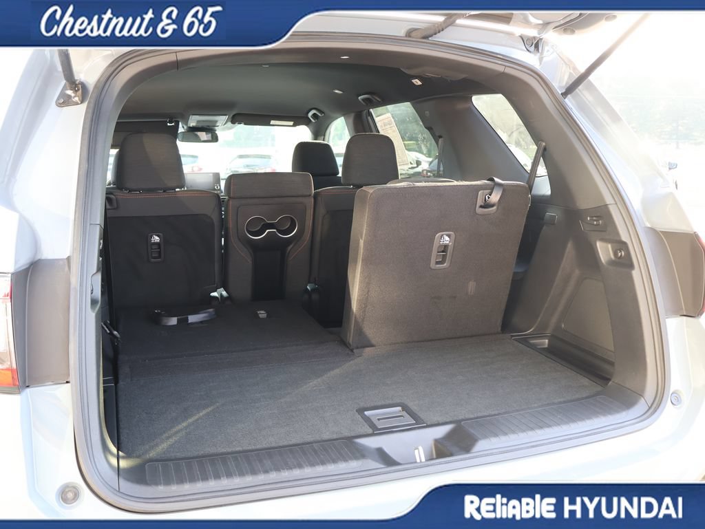 Used 2025 Honda Pilot Sport image 16