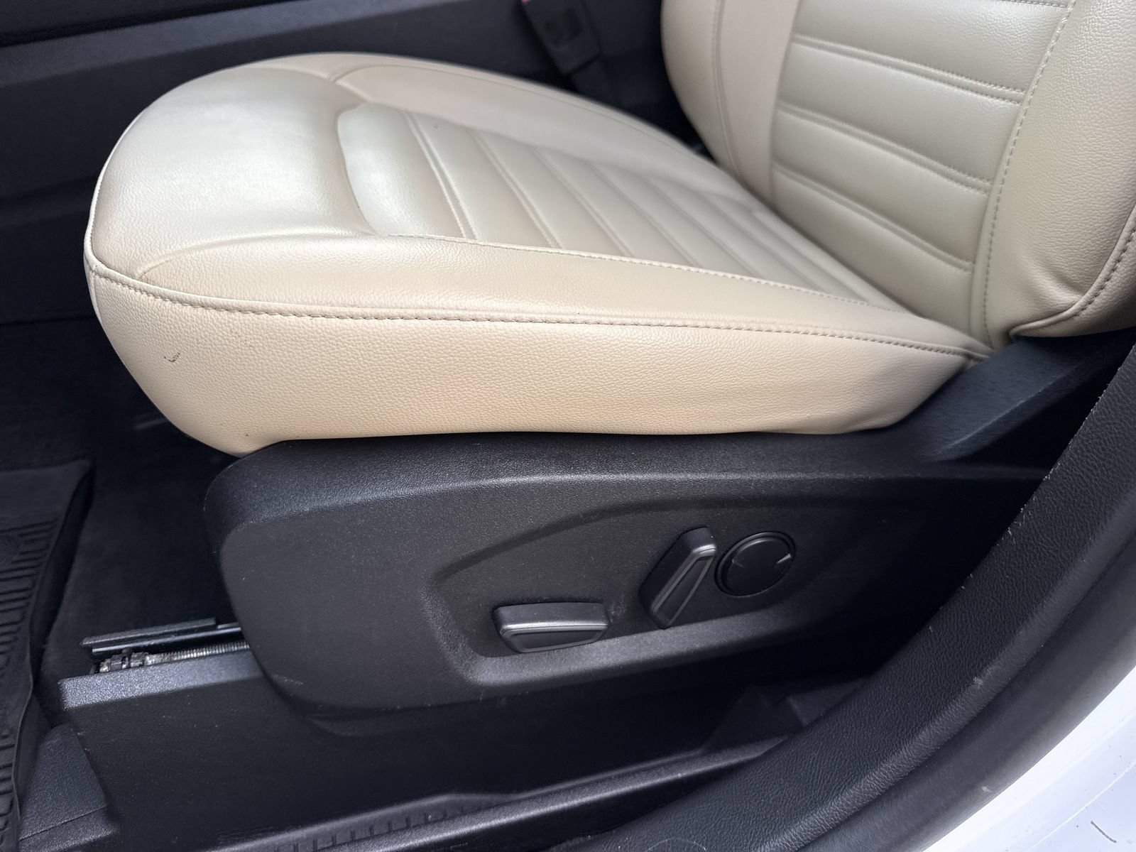 Used 2023 Ford Edge SEL AWD/4WD image 17