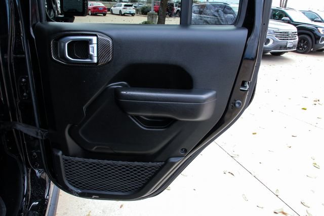 Used 2022 Jeep Gladiator Willys image 31