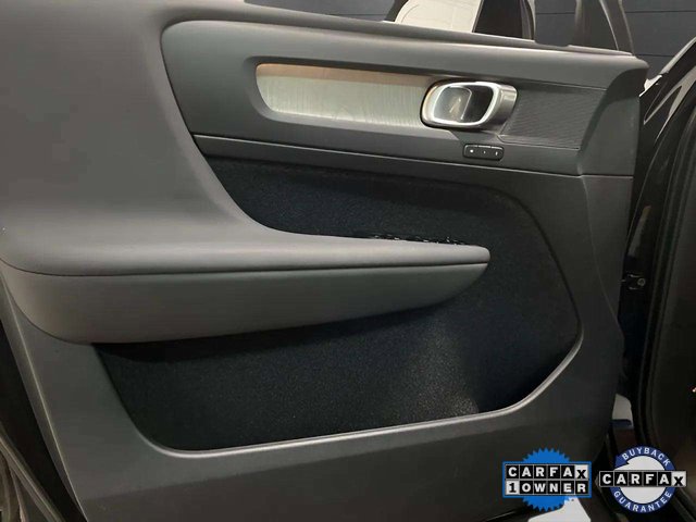 Used 2025 Volvo XC40 B5 Plus image 14
