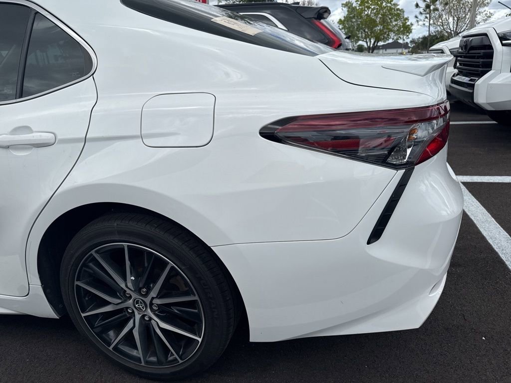 Used 2023 Toyota Camry SE image 6