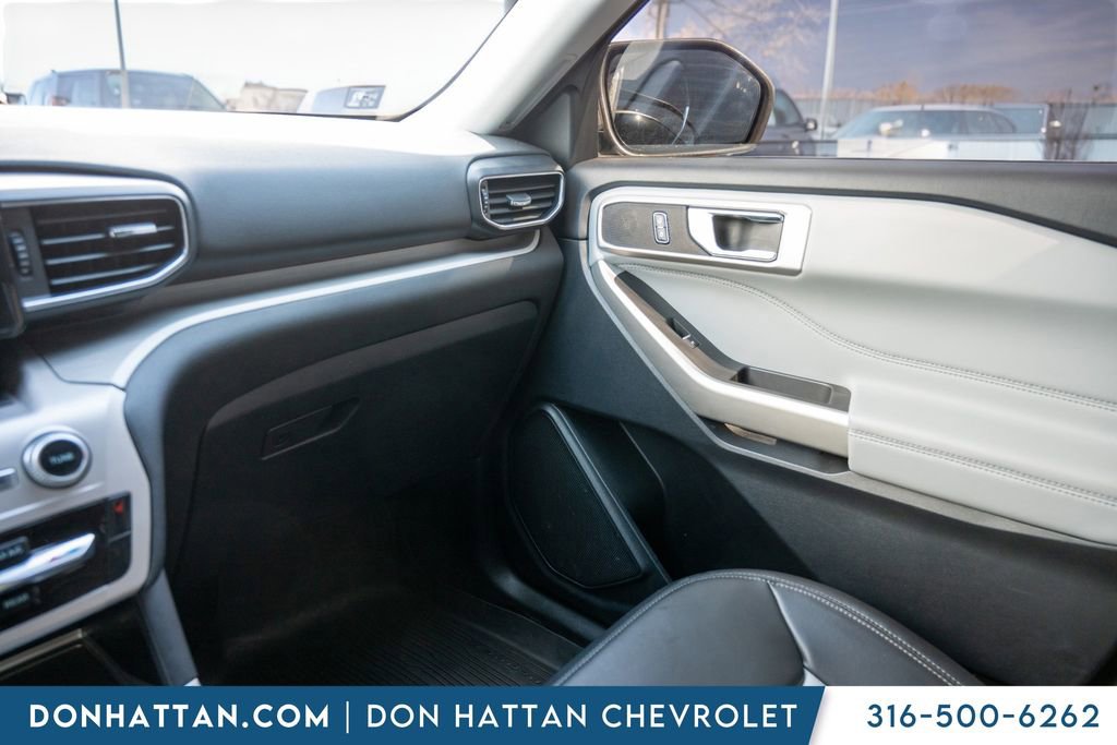 Used 2023 Ford Explorer XLT w/ Equipment Group 202A AWD/4WD image 15