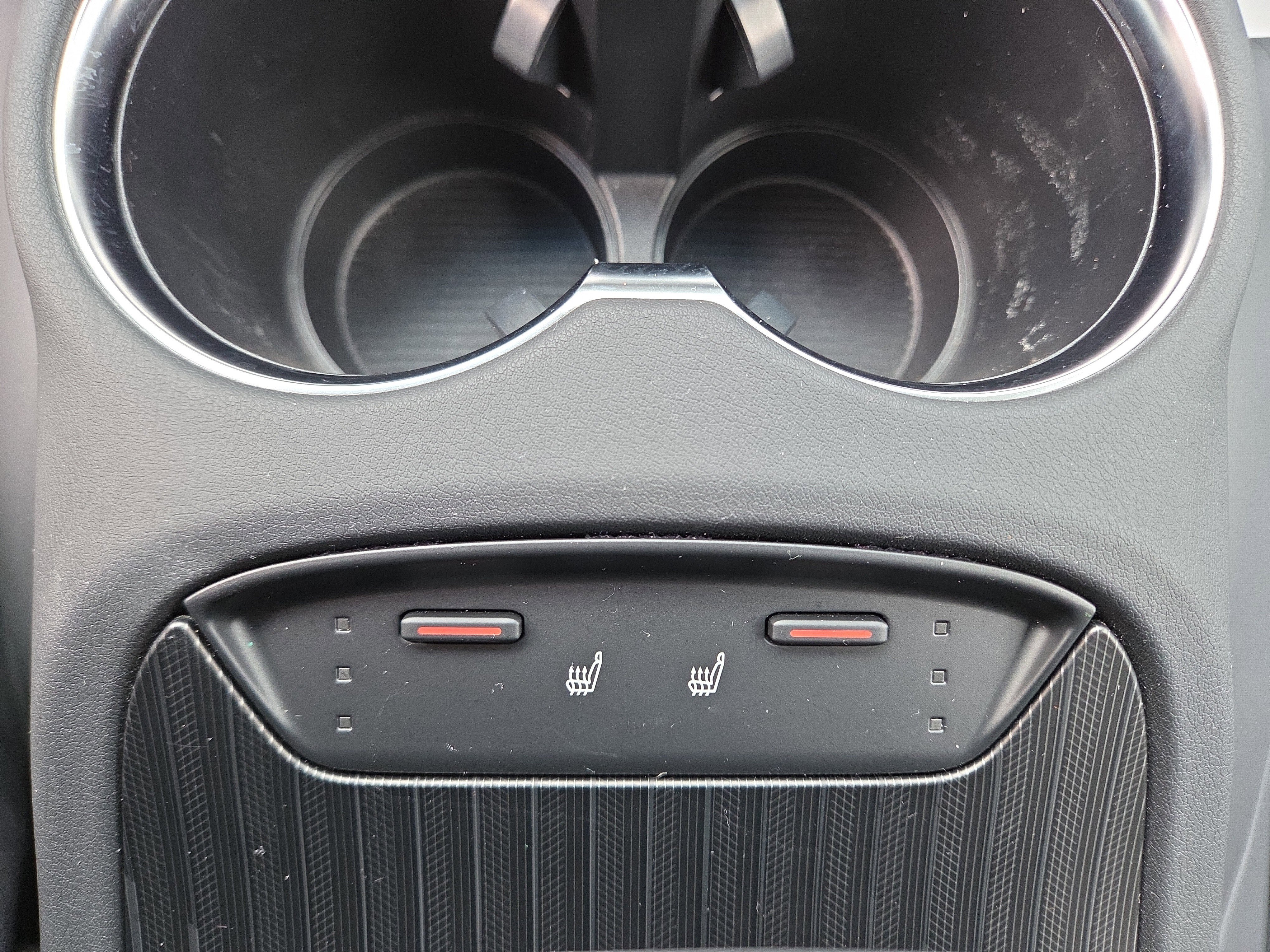 Used 2023 Toyota Venza XLE image 27