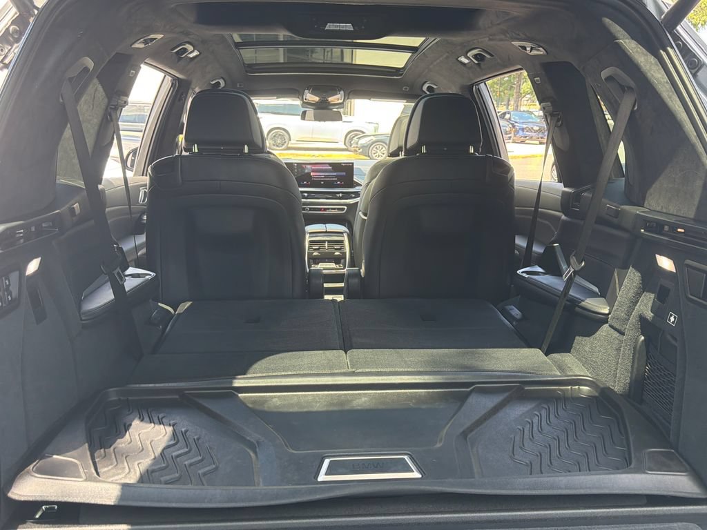 Used 2023 BMW X7 xDrive40i w/ M Sport Package AWD/4WD image 34