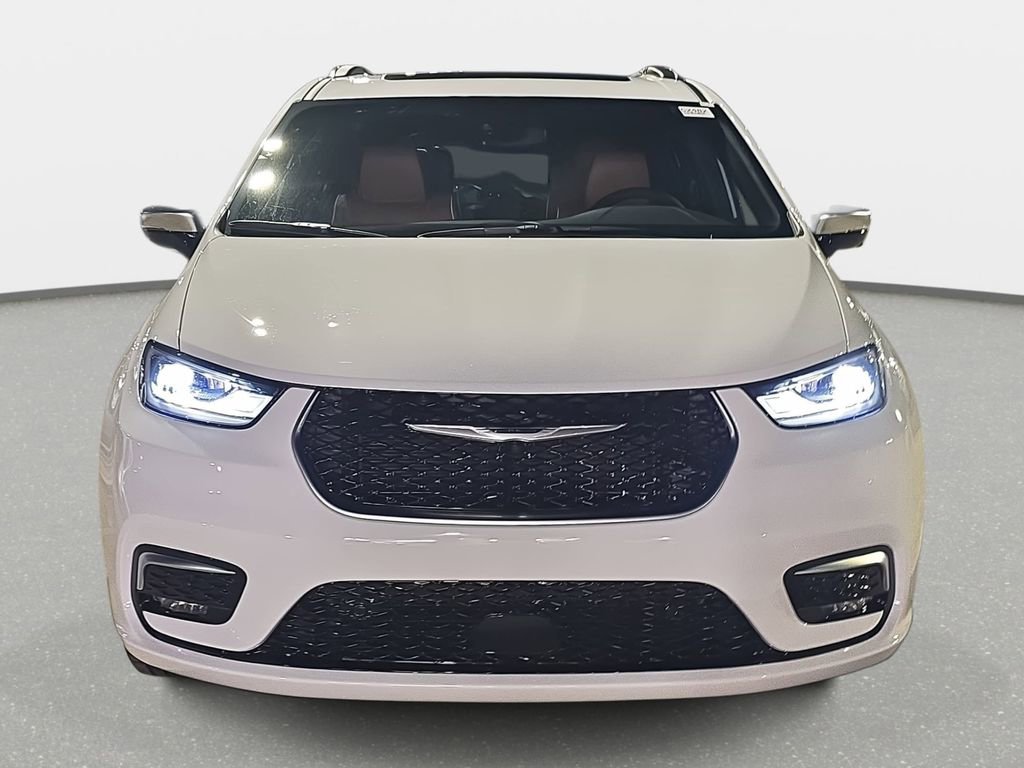 New 2026 Chrysler Pacifica Pinnacle FWD image 2