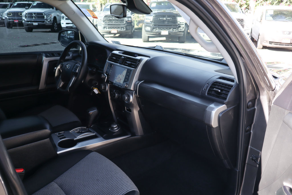 Used 2021 Toyota 4Runner SR5 AWD/4WD image 42