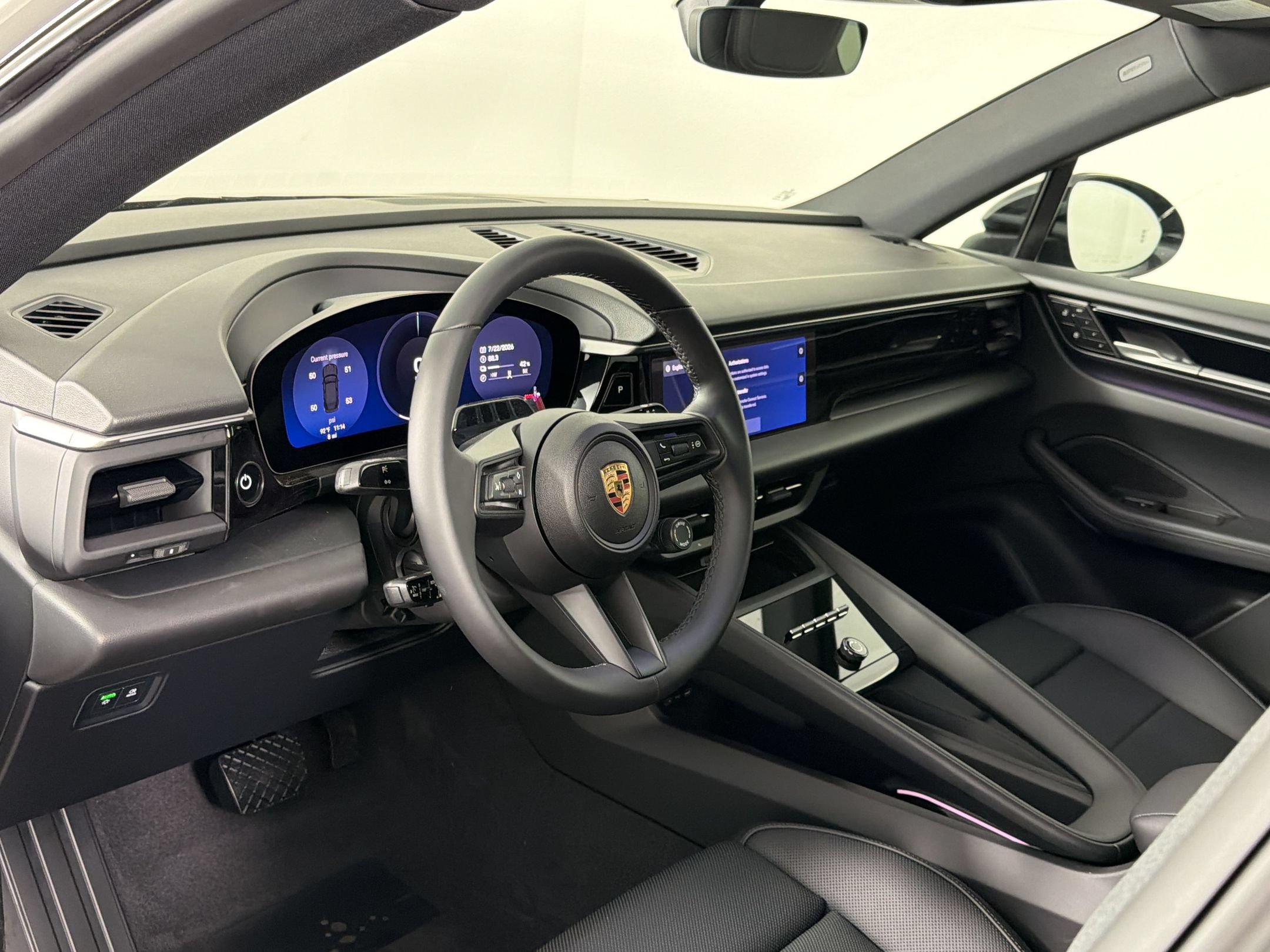 New 2026 Porsche Macan Electric RWD image 4