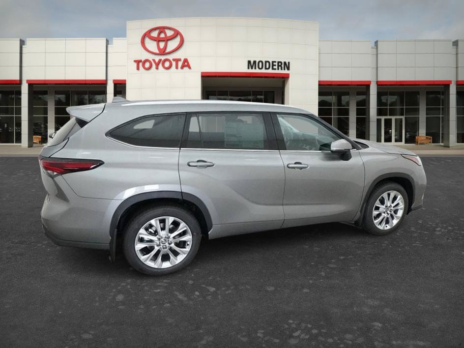 New 2026 Toyota Highlander Limited AWD/4WD image 8
