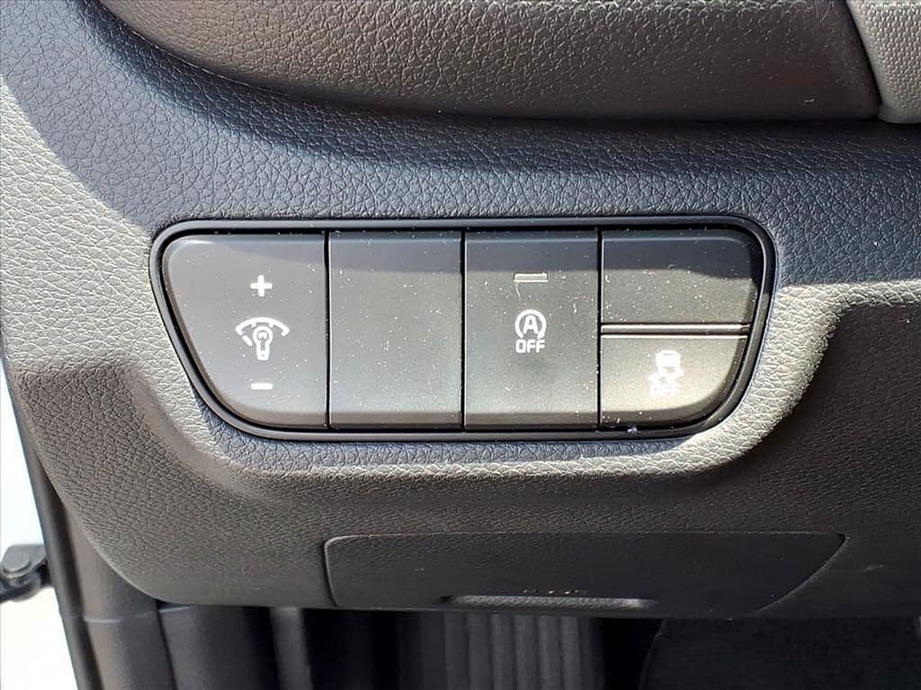 Used 2025 Kia Seltos LX AWD/4WD image 12