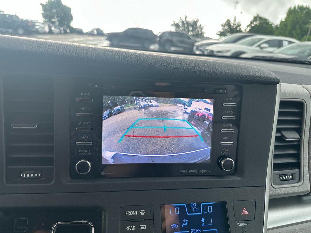 Used 2020 Toyota Sienna LE w/ LE Preferred Package FWD image 15