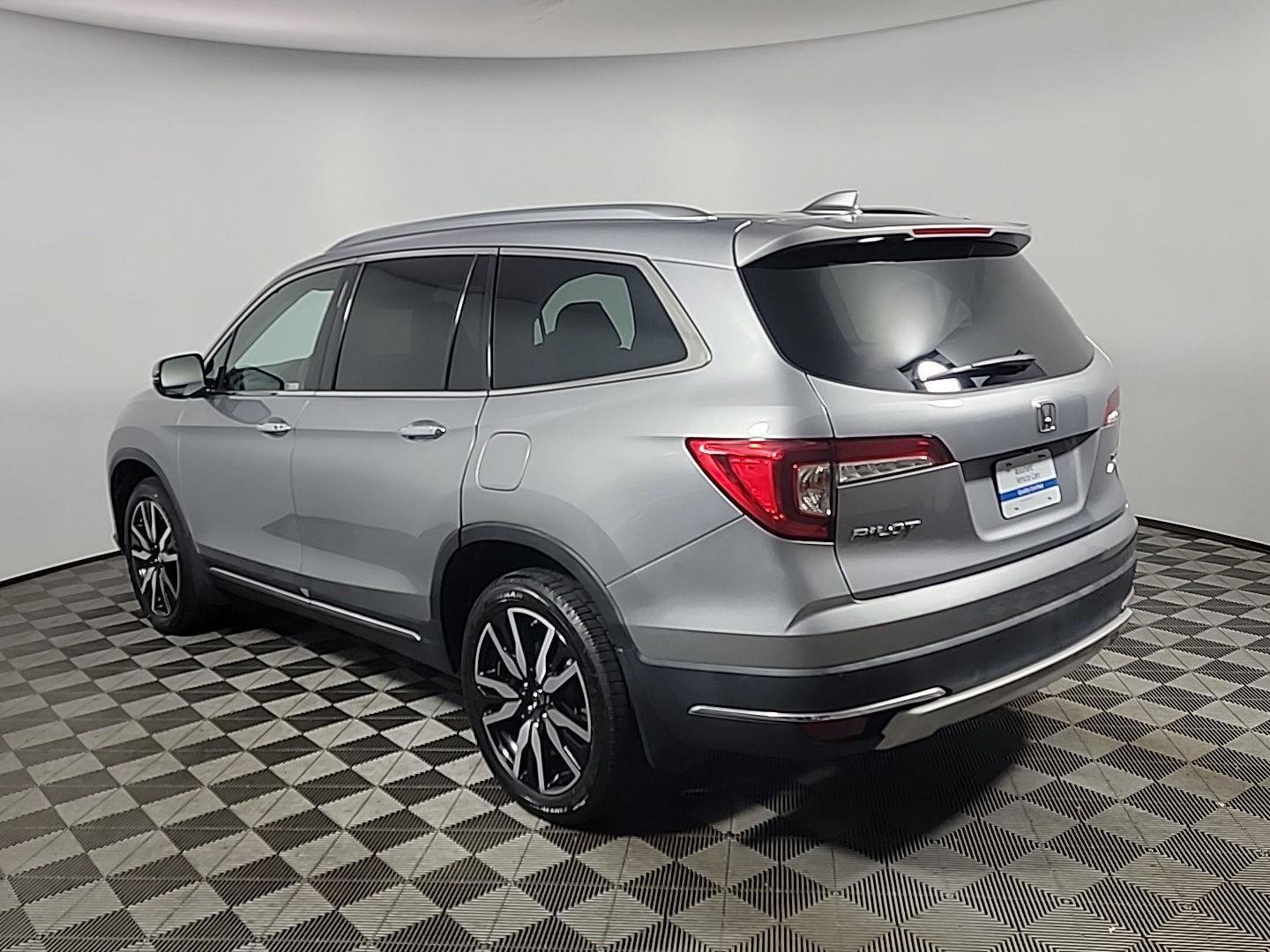 Certified 2020 Honda Pilot Touring image 10