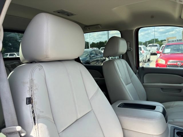 Used 2010 Chevrolet Avalanche LT w/ Luxury Package AWD/4WD image 20
