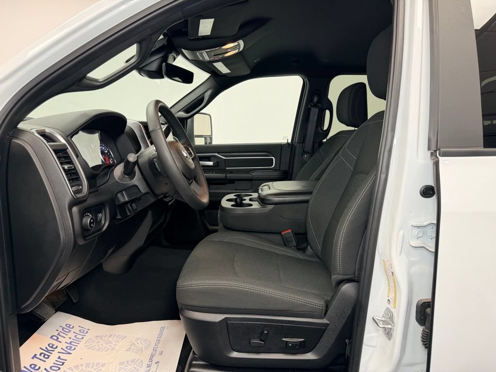Used 2025 RAM 2500 Big Horn AWD/4WD image 6