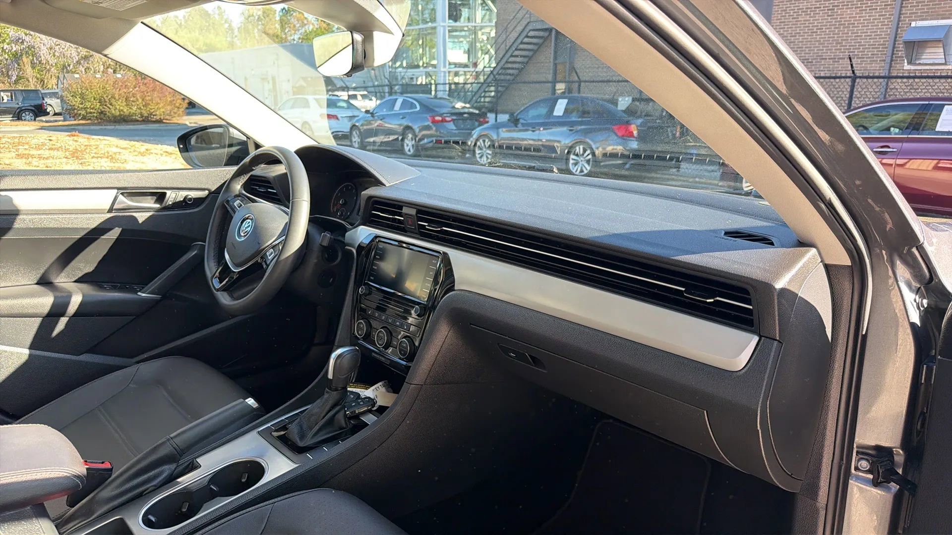 Used 2022 Volkswagen Passat 2.0T SE image 22