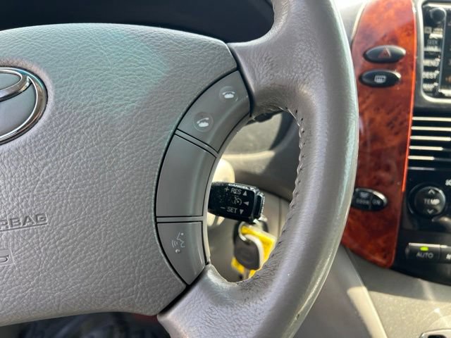 Used 2008 Toyota Sienna XLE FWD image 16