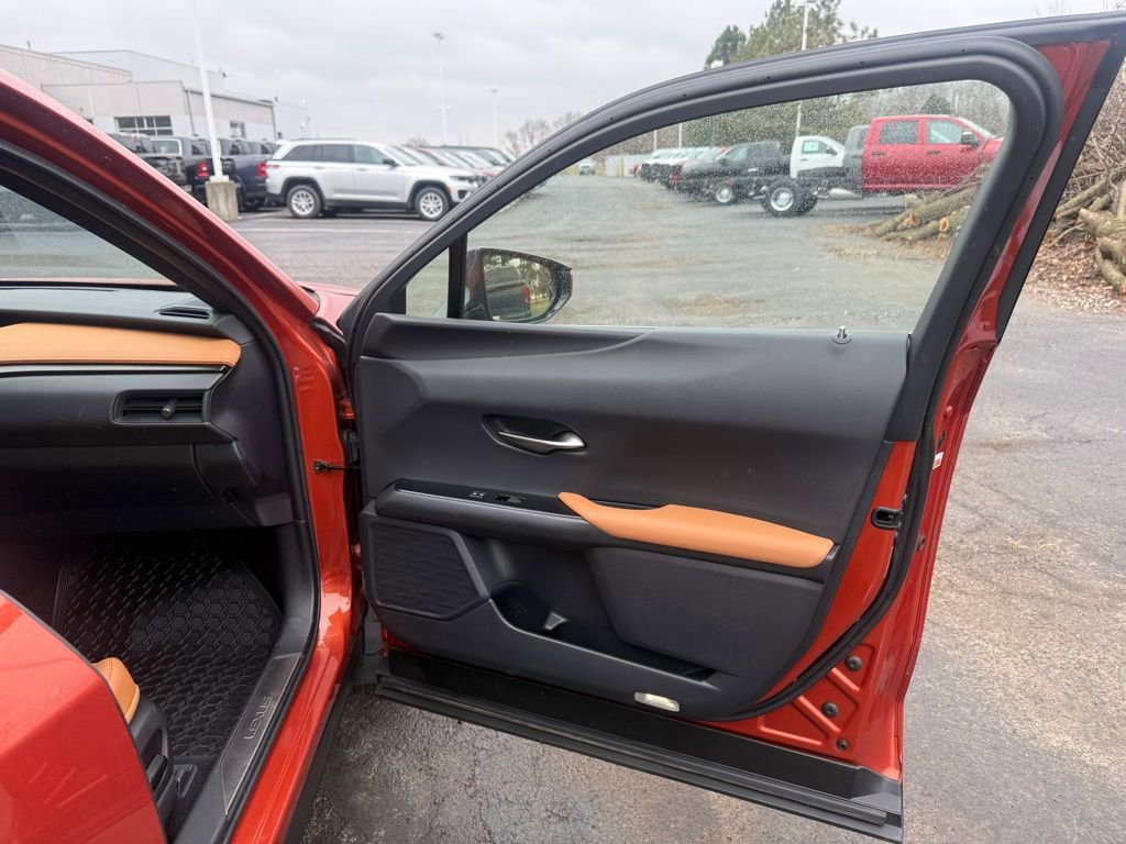 Used 2019 Lexus UX 200 w/ Accessory Package 2 image 50
