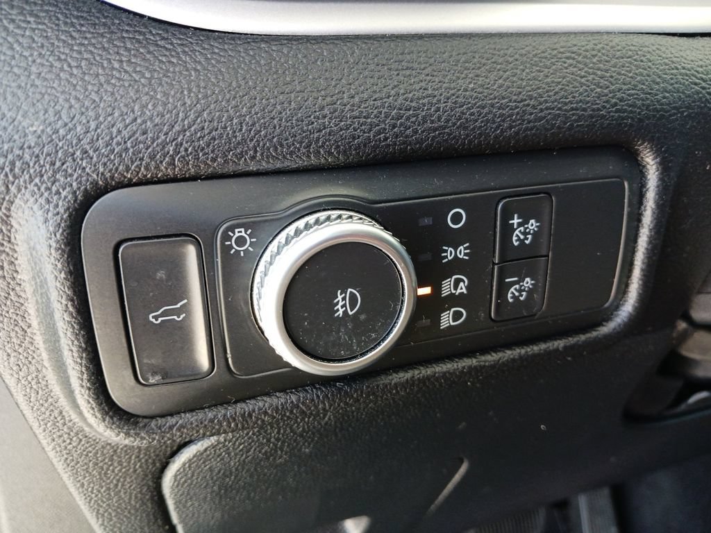Used 2021 Ford Explorer XLT w/ Equipment Group 202A RWD image 36
