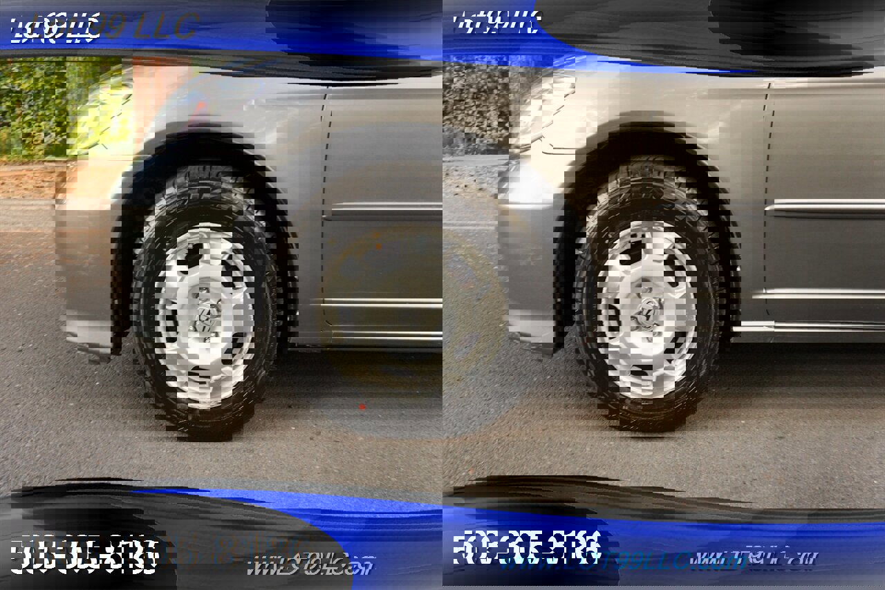 Used 2005 Honda Civic Hybrid Sedan image 3