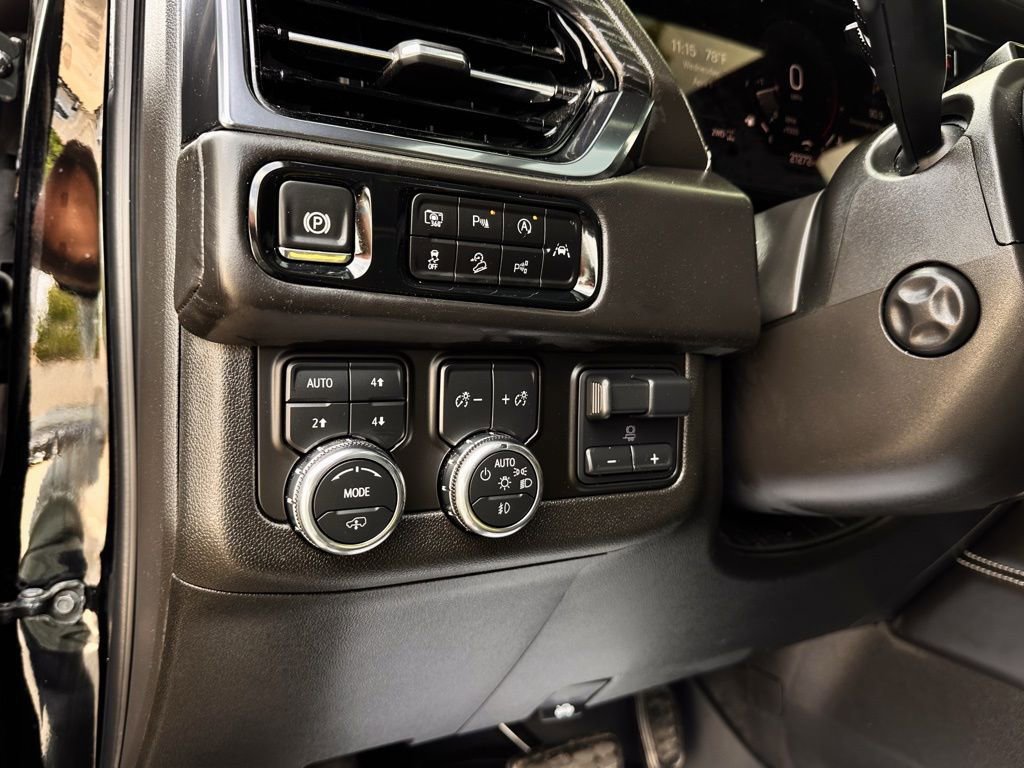 Used 2025 GMC Yukon AT4 Ultimate w/ LPO, Floor Liner Package image 22