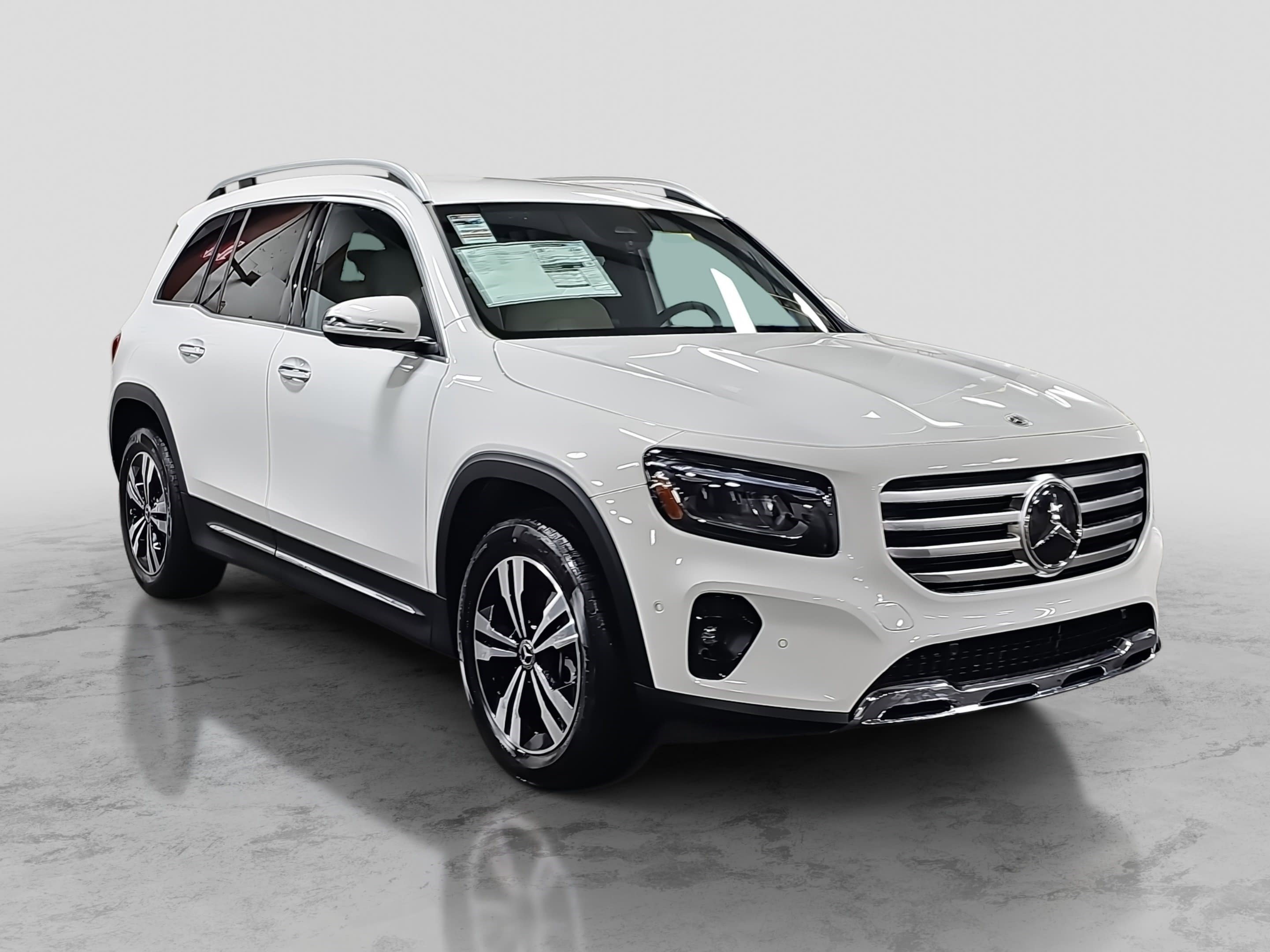 New 2025 Mercedes-Benz GLB 250 image 3