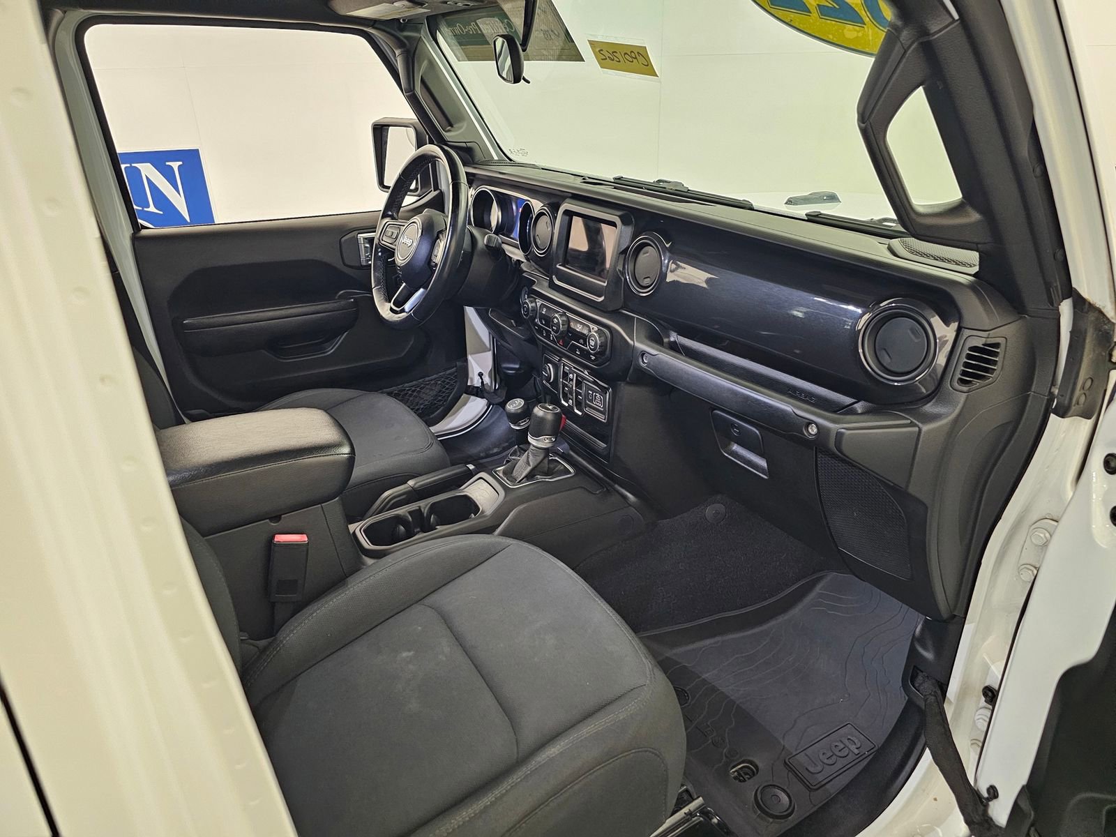 Used 2022 Jeep Gladiator Sport image 42