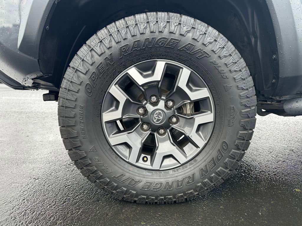 Used 2021 Toyota Tacoma TRD Off-Road w/ Technology Package image 12