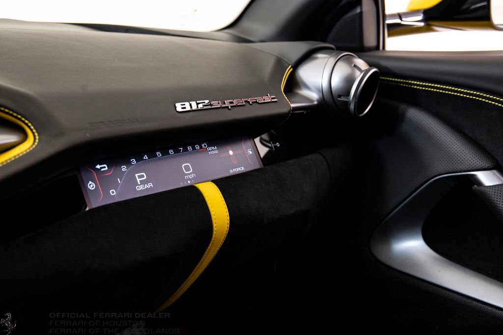 Used 2019 Ferrari 812 Superfast RWD image 17