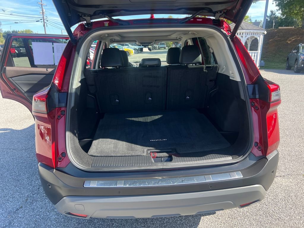 Used 2023 Nissan Rogue SV w/ SV Premium B Package image 23