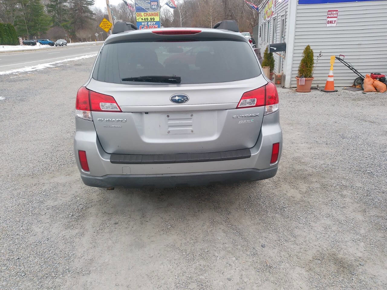 Used 2011 Subaru Outback 2.5i Premium image 5