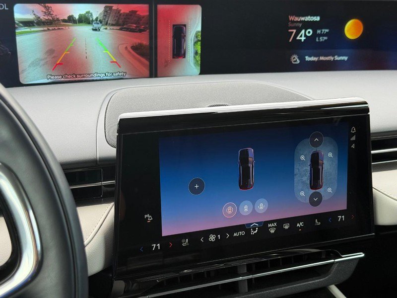 Certified 2025 Lincoln Nautilus Premier AWD/4WD image 21