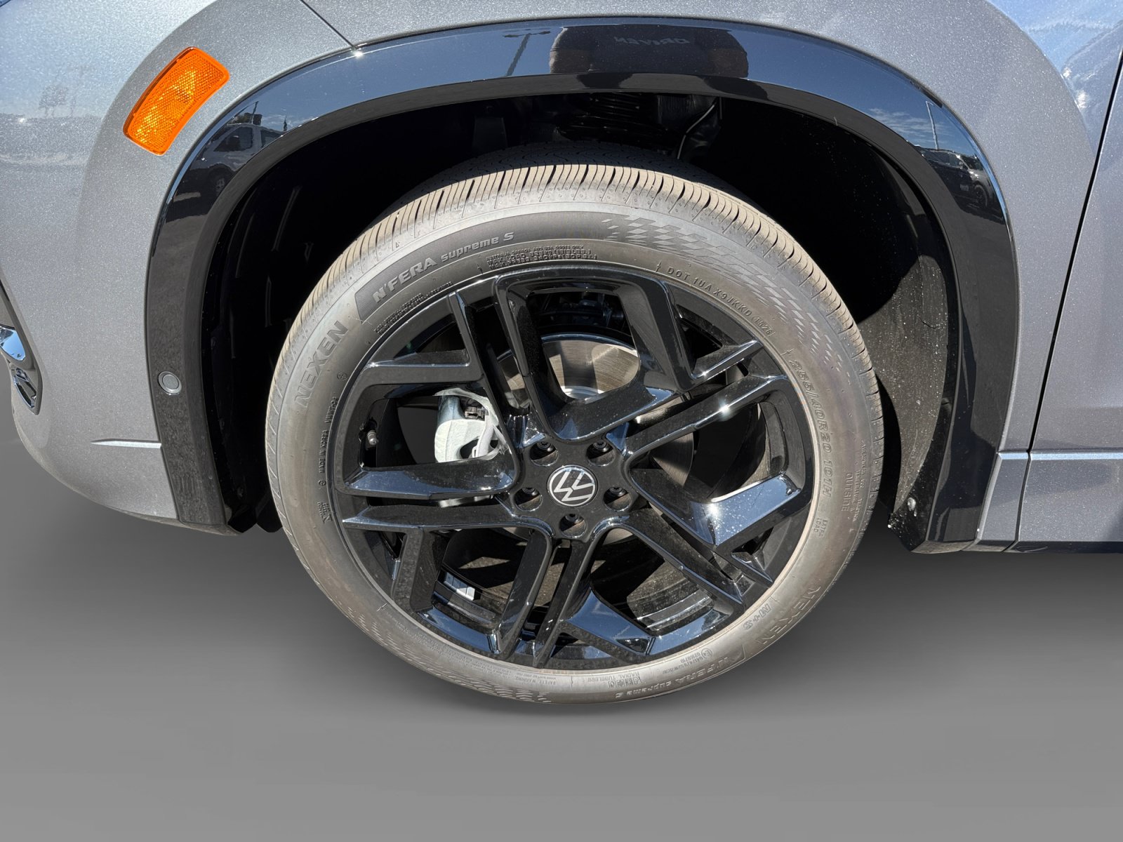 New 2026 Volkswagen Tiguan SE R-Line FWD image 9
