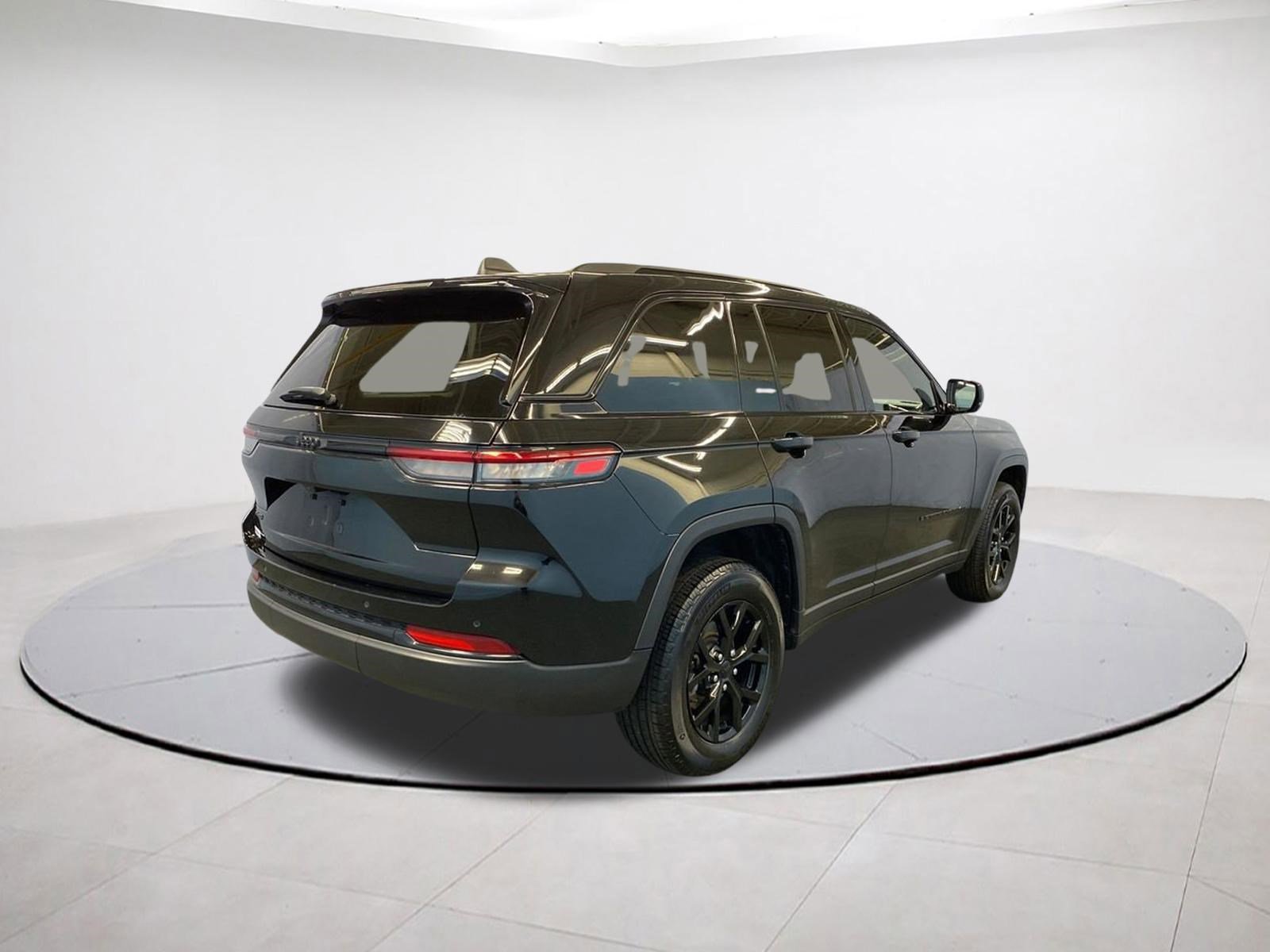 Certified 2025 Jeep Grand Cherokee Altitude AWD/4WD image 6