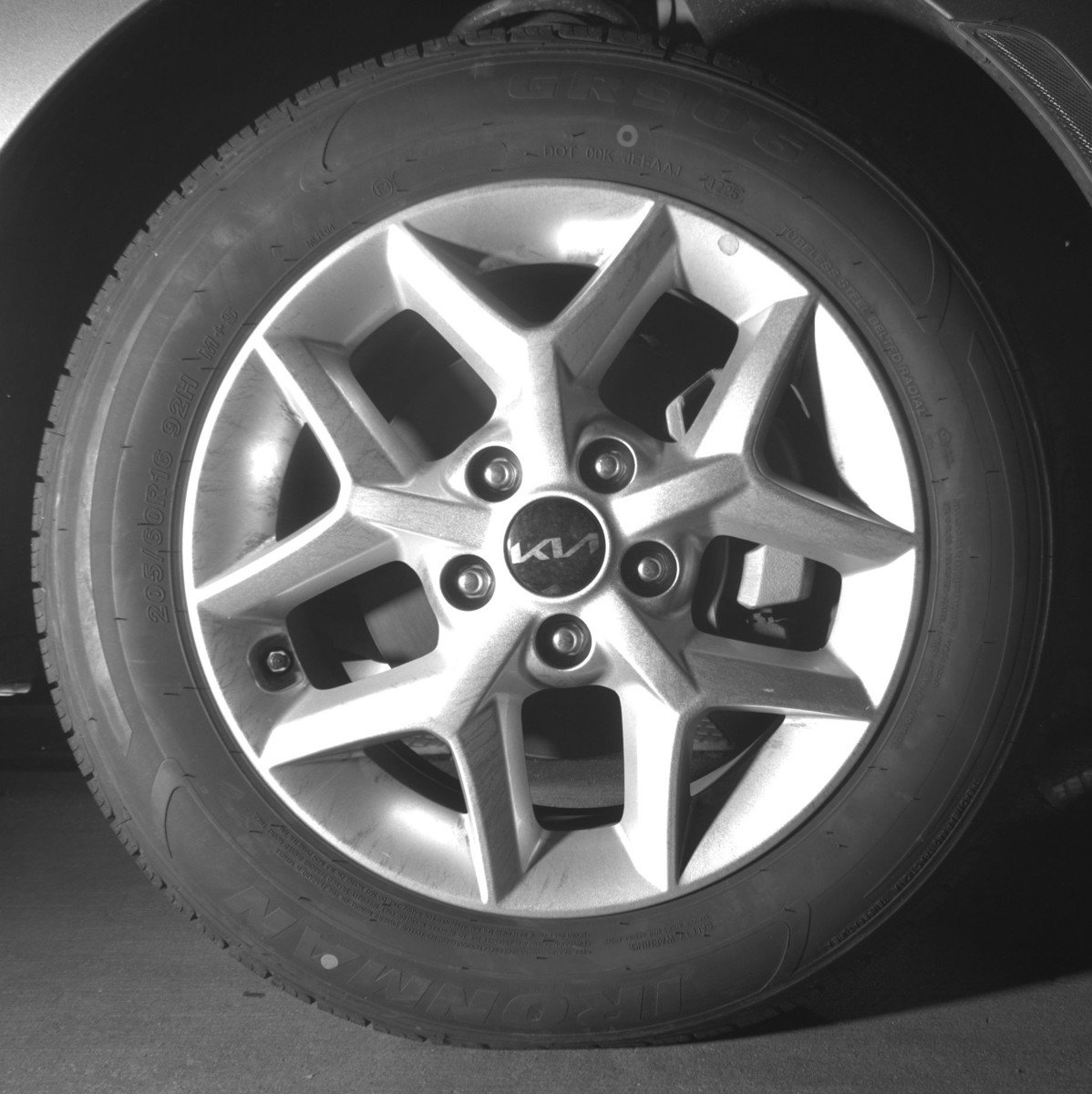 Used 2025 Kia Soul LX w/ LX Technology Package FWD image 13