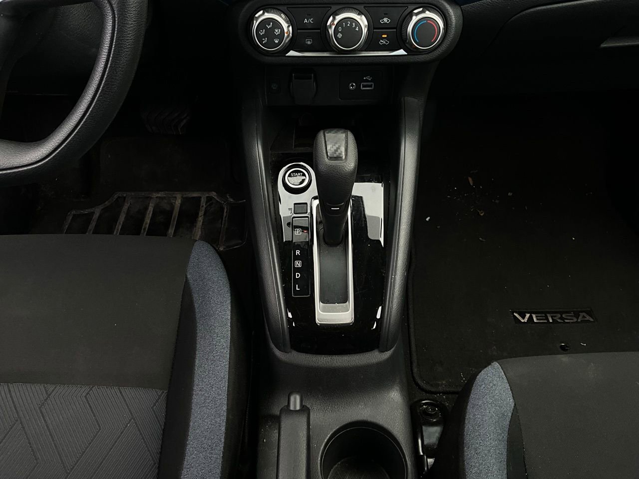 Used 2025 Nissan Versa SV image 14