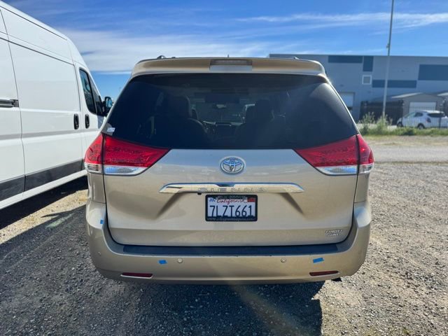 Used 2014 Toyota Sienna Limited w/ Limited Premium Package image 5