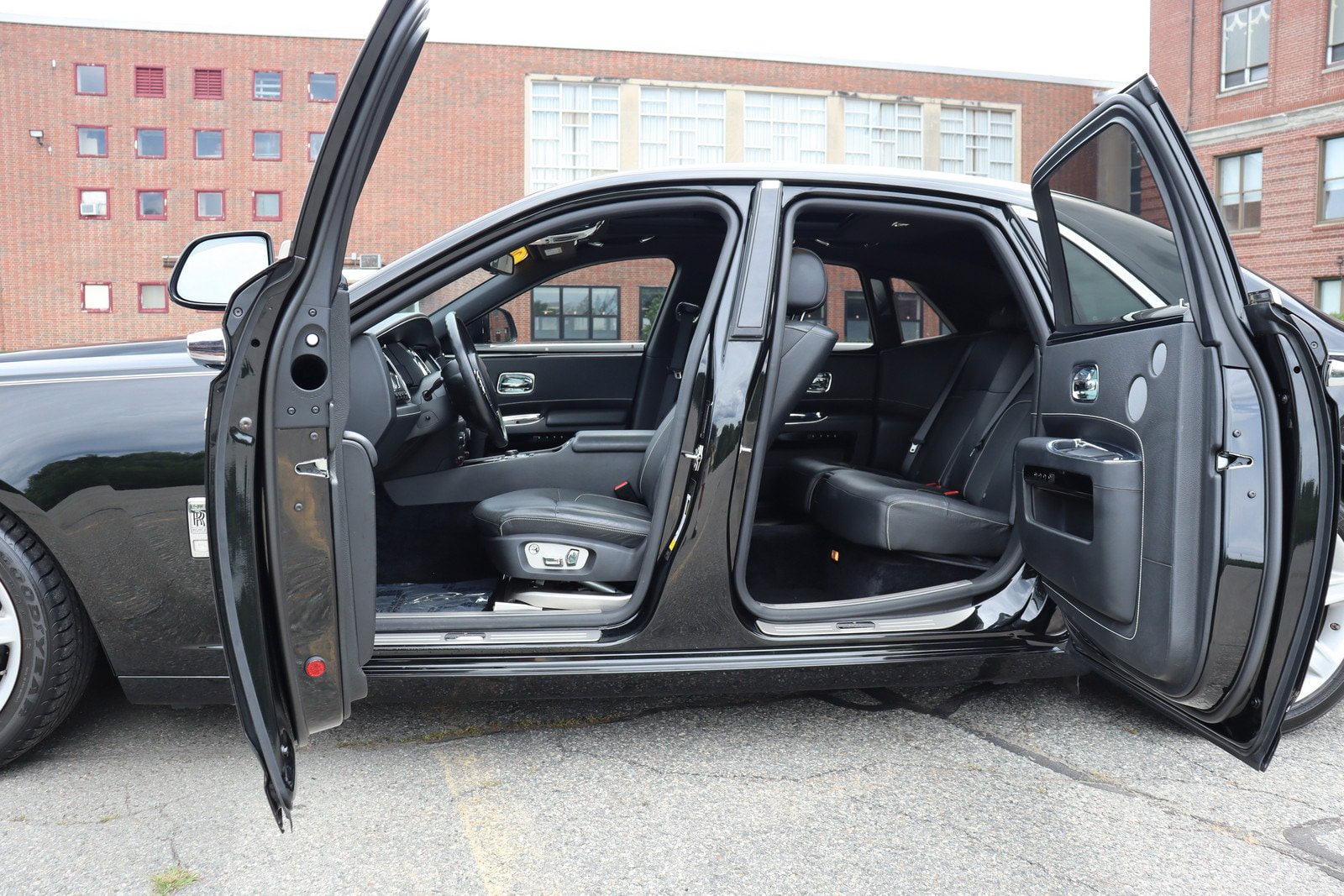 Used 2012 Rolls-Royce Ghost RWD image 17