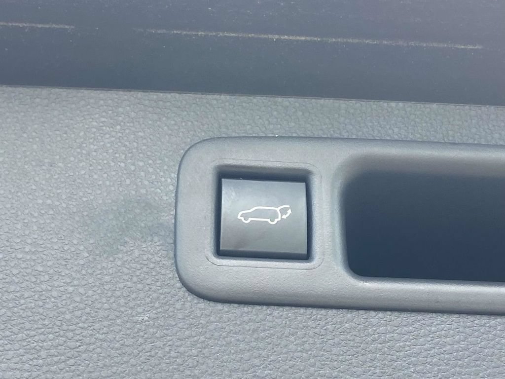 Used 2026 Toyota Highlander XLE AWD/4WD image 11