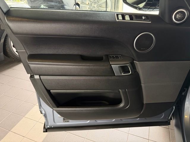Used 2020 Land Rover Range Rover Sport SE AWD/4WD image 13