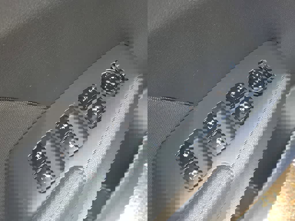 Used 2021 Hyundai Accent SE image 16