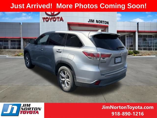 Used 2015 Toyota Highlander Plus FWD image 5