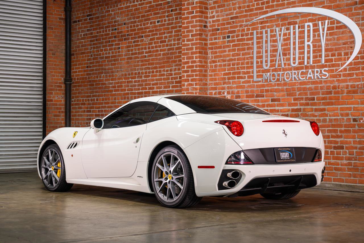Used 2014 Ferrari California image 8