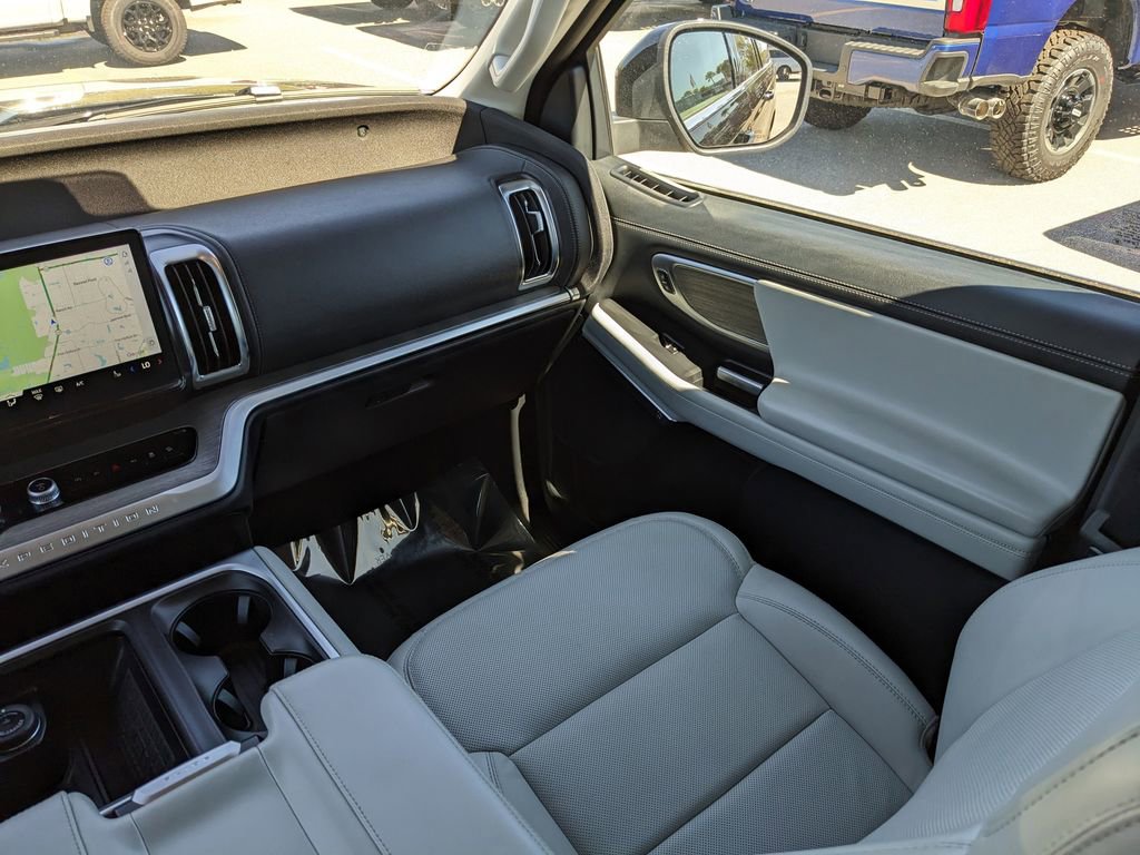 Used 2025 Ford Expedition Max Platinum image 19