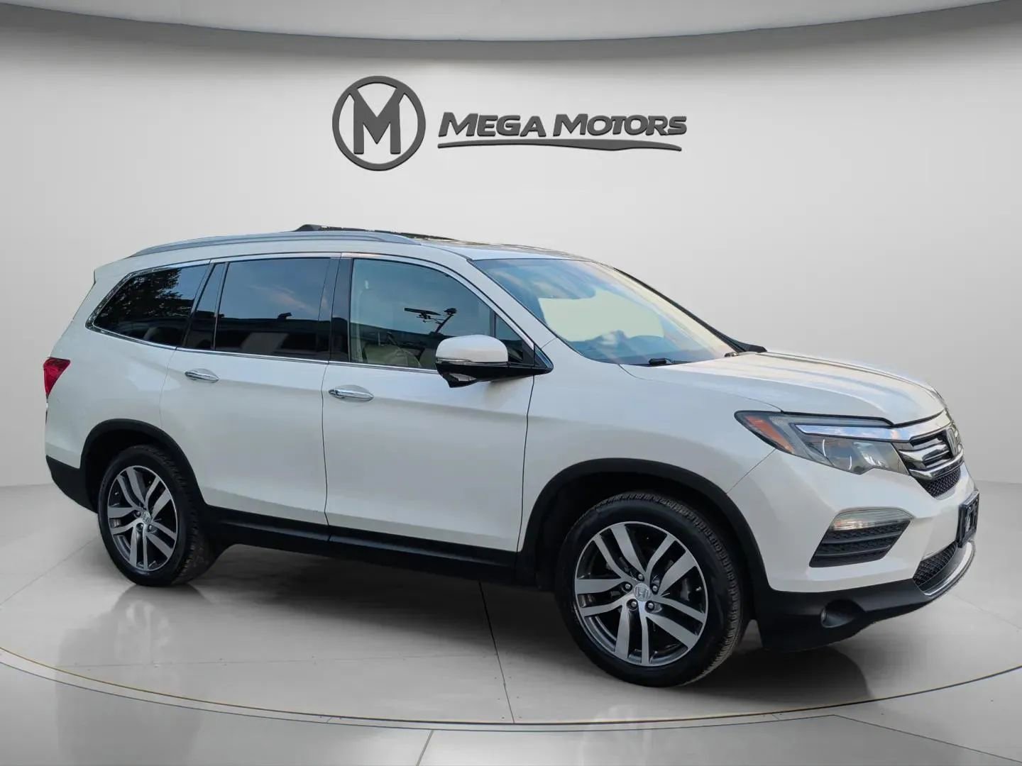 Used 2017 Honda Pilot Touring image 10