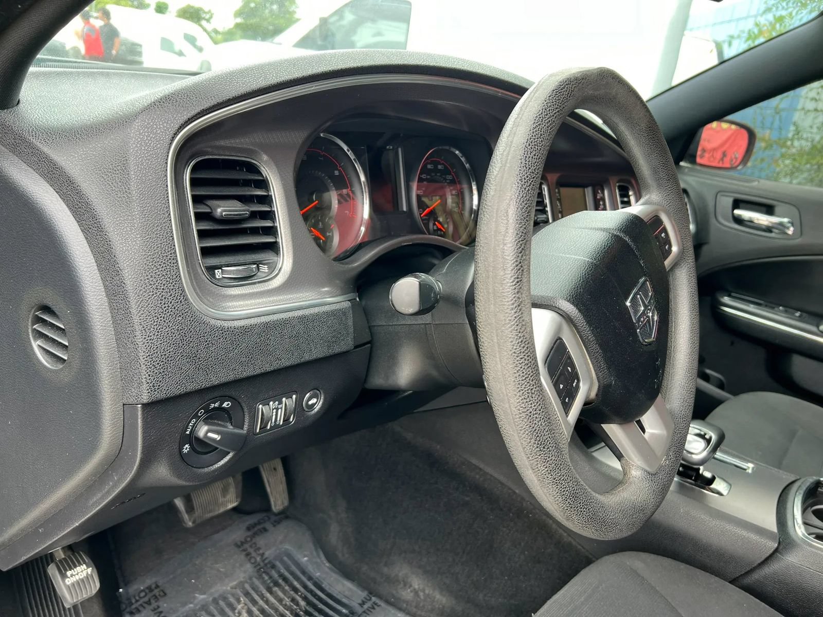 Used 2012 Dodge Charger SE RWD image 15