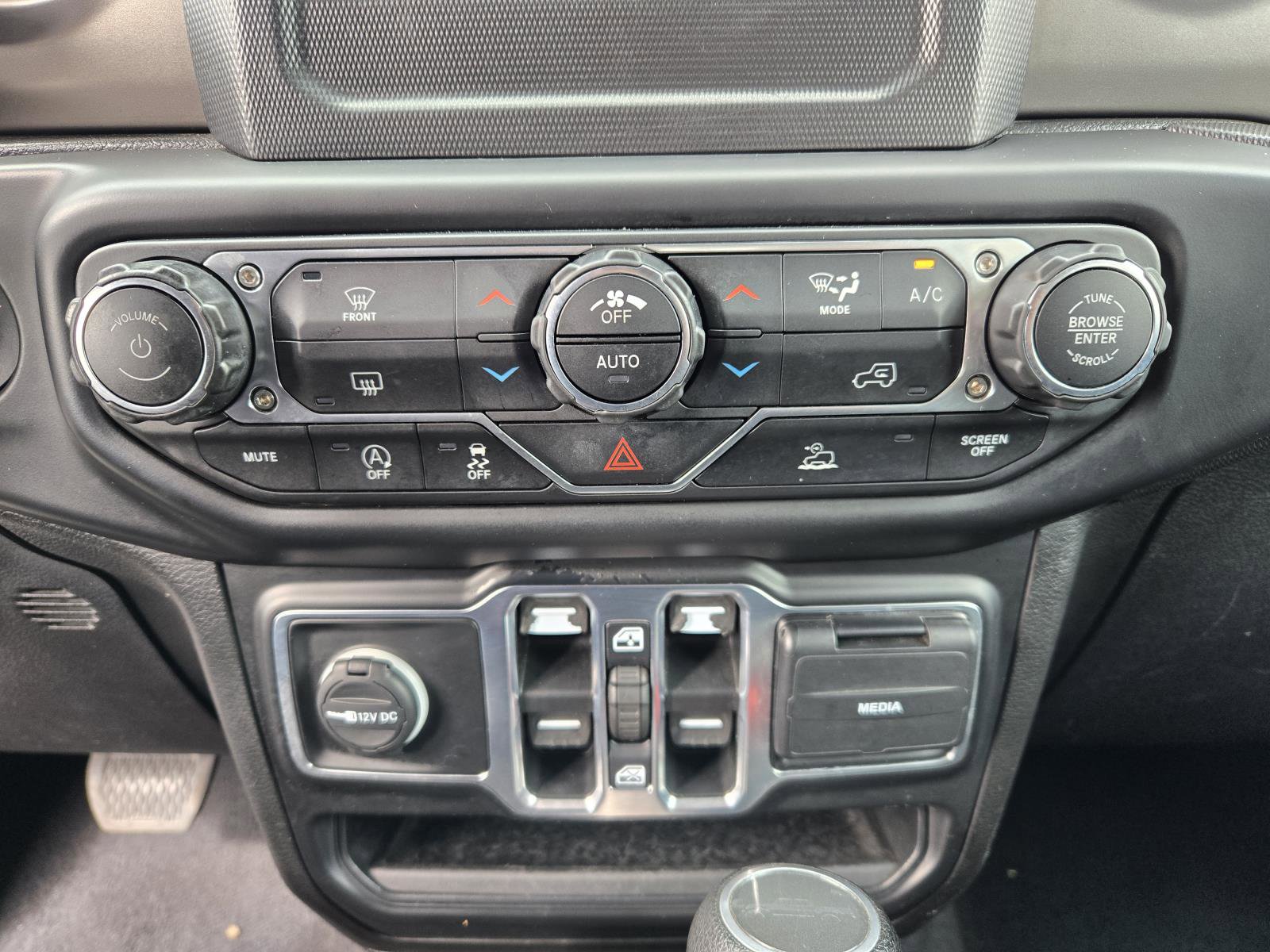 Certified 2020 Jeep Gladiator Sport w/ Quick Order Package 24S image 12