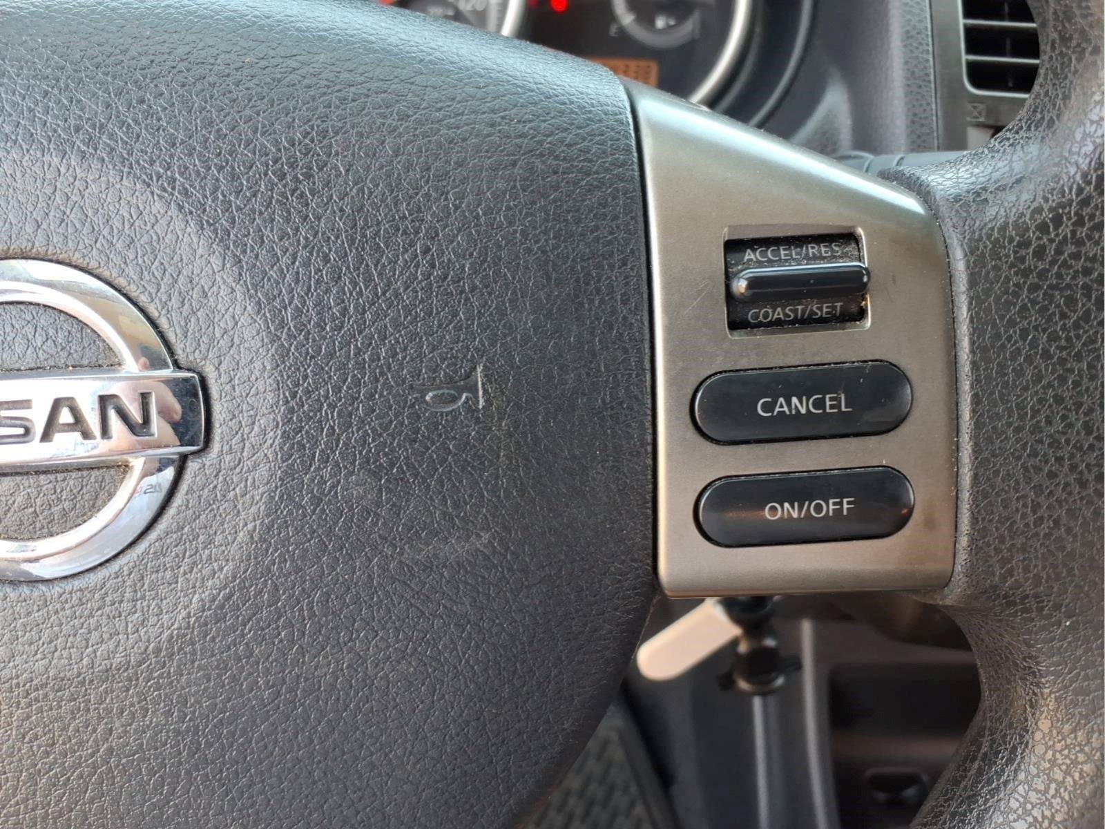 Used 2010 Nissan Versa Hatchback FWD image 21
