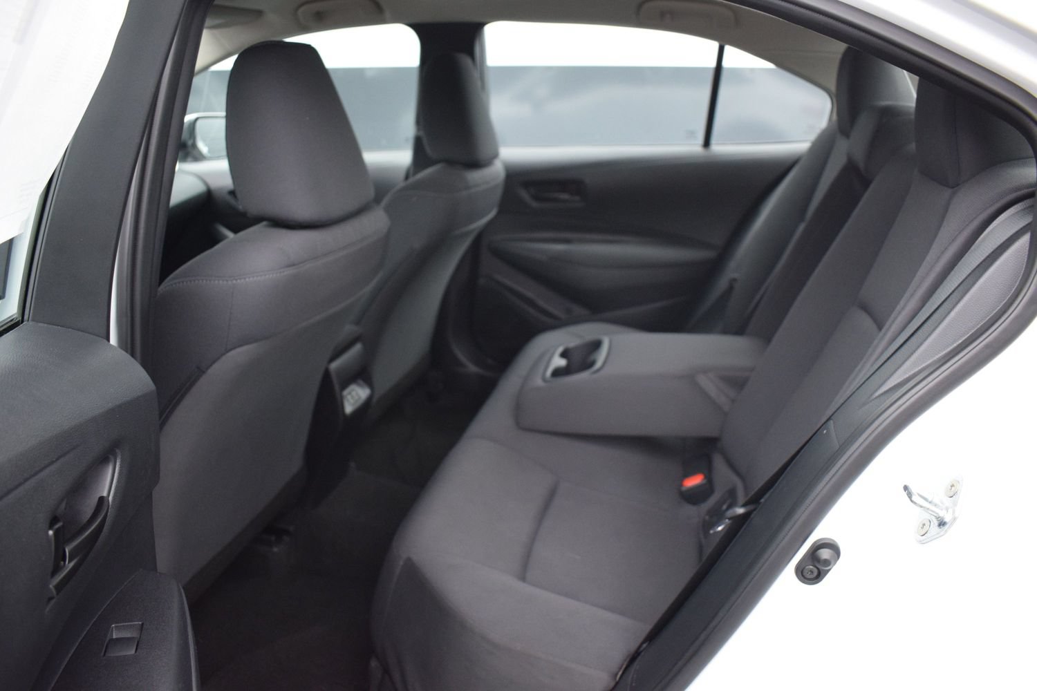 Used 2025 Toyota Corolla LE FWD image 12