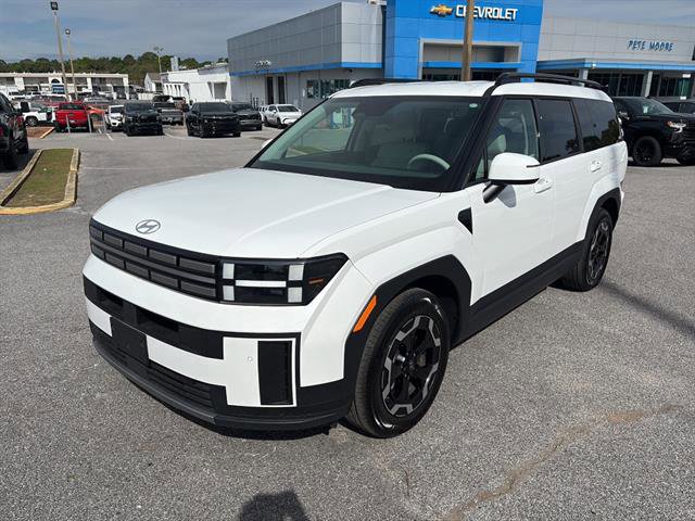 Used 2025 Hyundai Santa Fe SEL FWD image 2